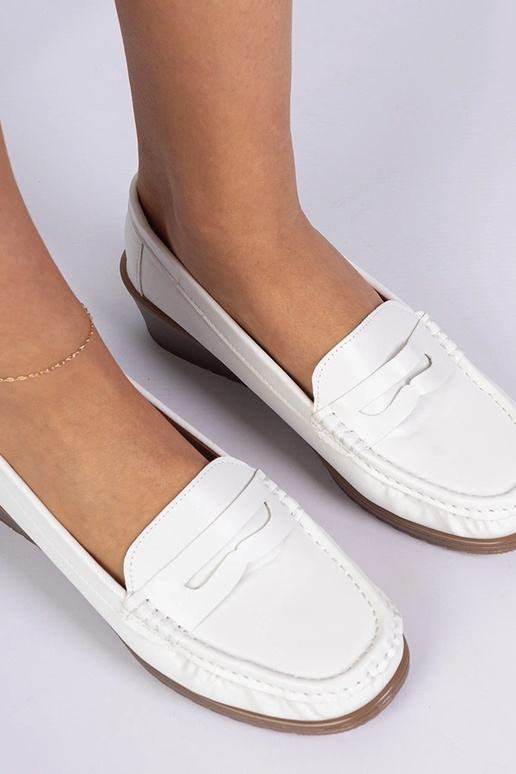 Weiße Mokassins für Damen mit... Weiße Mokassins für Damen mit...