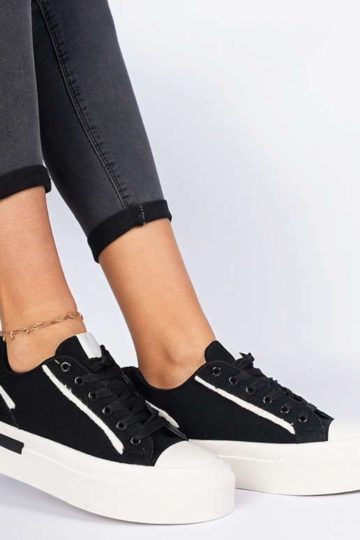 Schwarze Damendoppschuhe aus Stoff... Schwarze Damendoppschuhe aus Stoff...