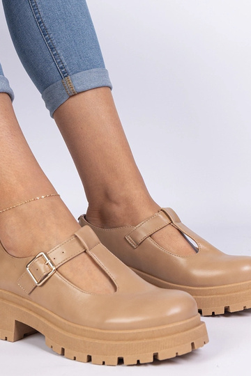 Braune Schuhe mit Plateau... 2
