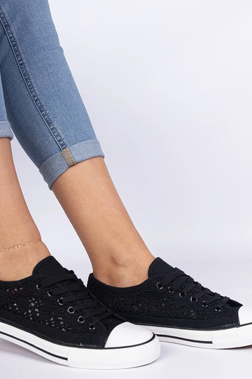 Schwarze durchbrochene...