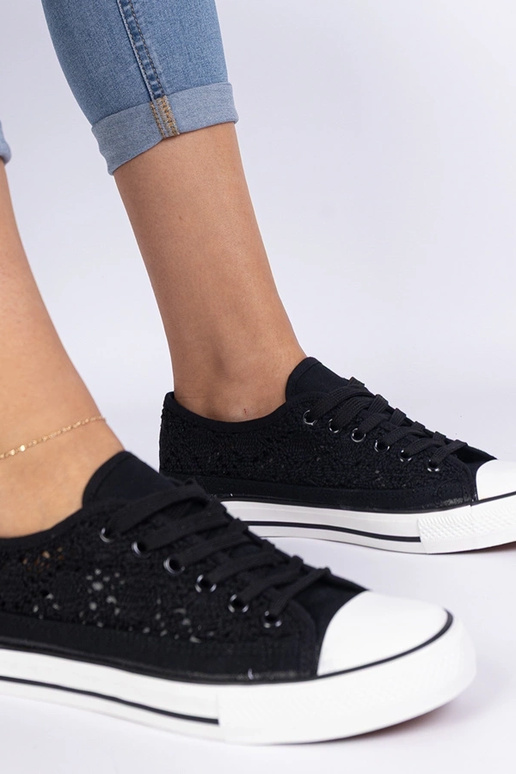 Schwarze durchbrochene... Schwarze durchbrochene...