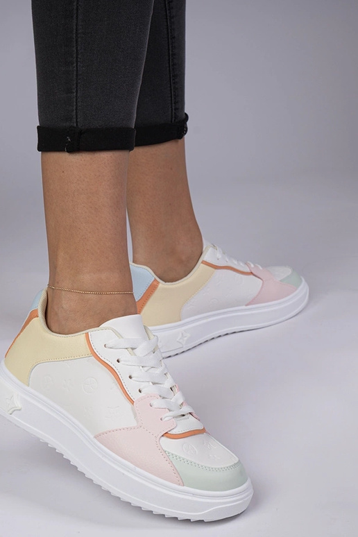 Weiß-gelbe Sportschuhe aus Kunstleder...