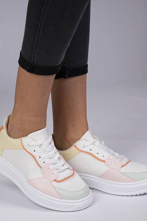 Weiß-gelbe Sportschuhe aus Kunstleder...