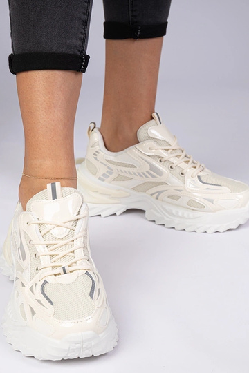 Beige sportliche Sneakers auf massiver Sohle Lirata