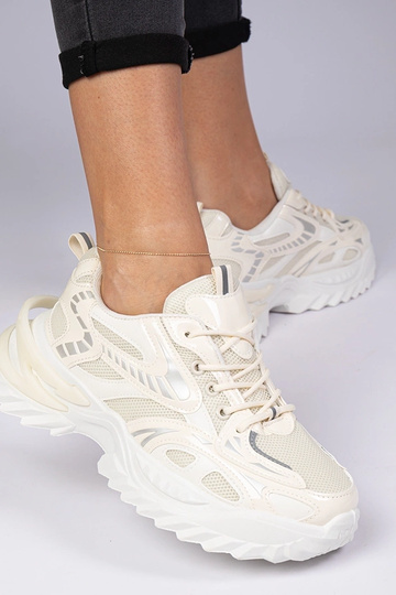 Beige sportliche Sneakers auf massiver Sohle Lirata 2