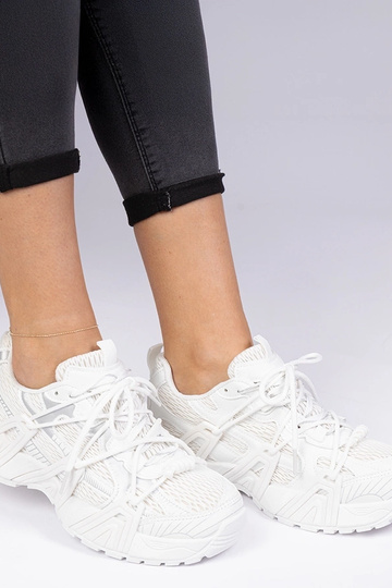 Weiße stylische Sneakers auf massiver Sohle Lukaro 2