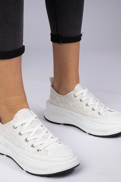 Weiße Damen-Sneakers mit Spitze Katerin Weiße Damen-Sneakers mit Spitze Katerin