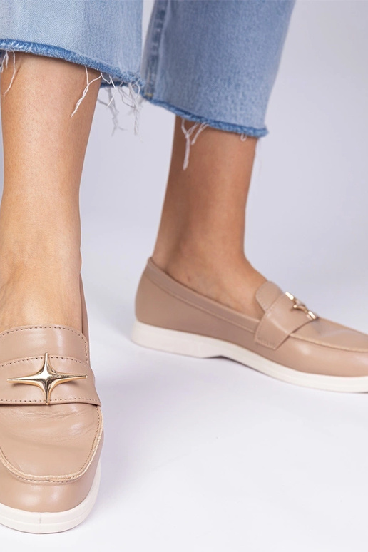 Dunkelbeige Damenmokassins mit... Dunkelbeige Damenmokassins mit...