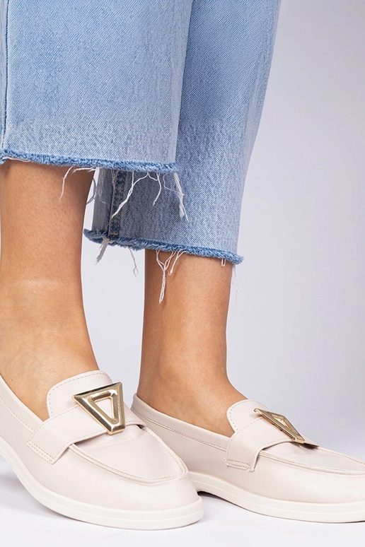 Beige Damenmokassins mit eleganter... Beige Damenmokassins mit eleganter...