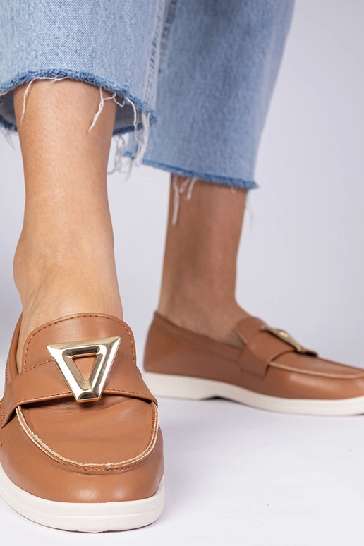 Braune Damenmokassins mit eleganter... Braune Damenmokassins mit eleganter...