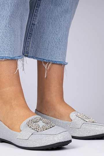 Silberne Glitzer-Mokassins...