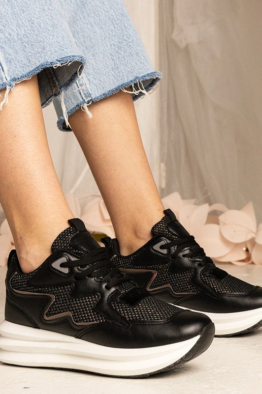 Schwarze Sneakers mit holografischen... Schwarze Sneakers mit holografischen...