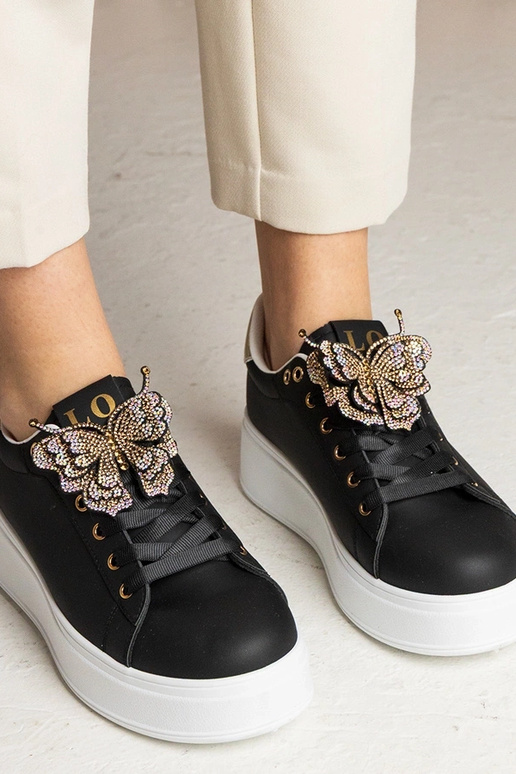 Schwarze Sneakers mit Schmetterling... Schwarze Sneakers mit Schmetterling...