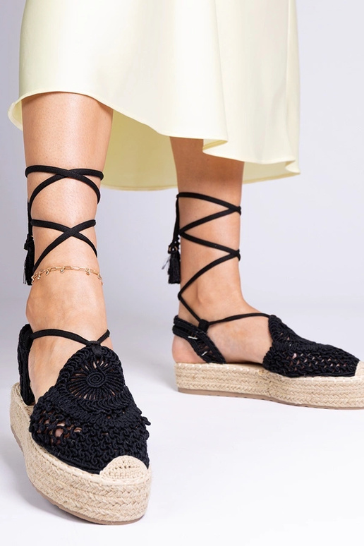 Schwarze geflochtene... Schwarze geflochtene...