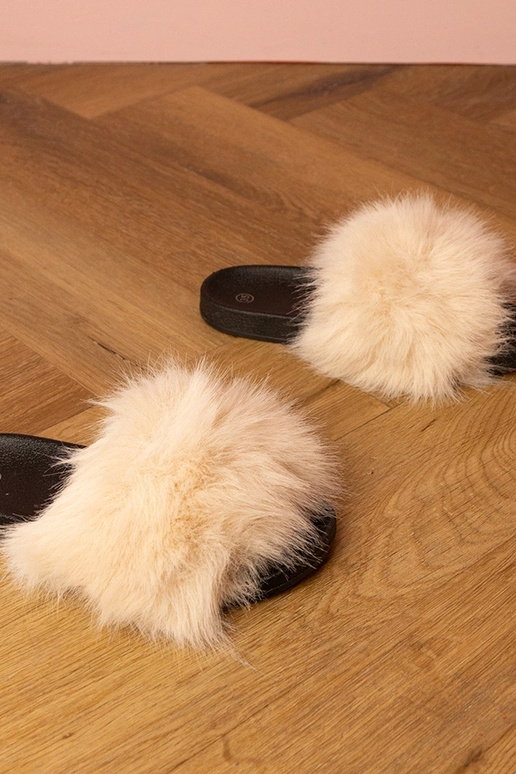 Beige Kinderhausschuhe mit Fell Malinka Beige Kinderhausschuhe mit Fell Malinka