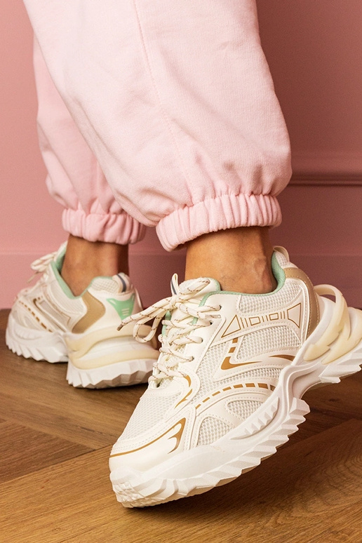 Beige Damen-Sneaker auf dicker... Beige Damen-Sneaker auf dicker...