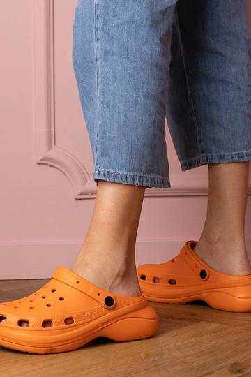 Orangefarbene... 2