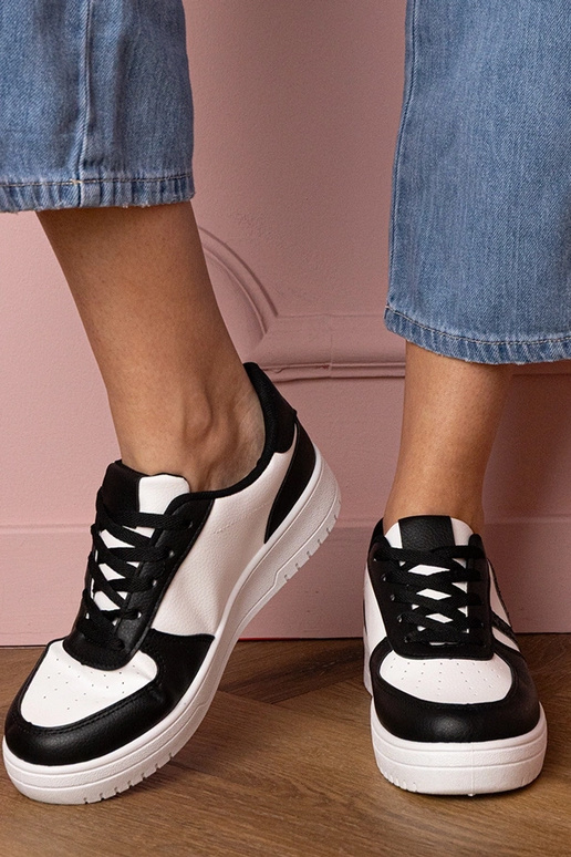 Schwarze Damen-Sneaker mit... Schwarze Damen-Sneaker mit...