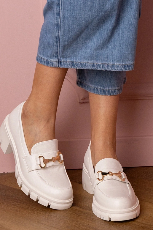 Weiße Damen- Halbschuhe mit niedrigem...