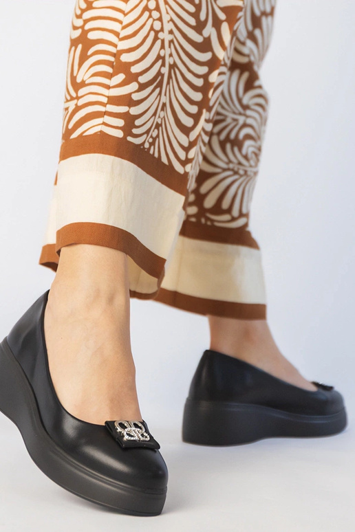 Schwarze Plateauschuhe mit...