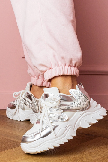 Weiße Damen-Sneaker auf...