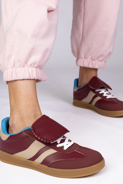 Kirschrote sportliche Damenschuhe,...