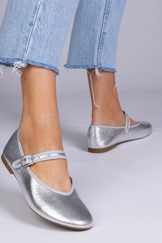 Silberne Ballerinas mit Schnalle,...
