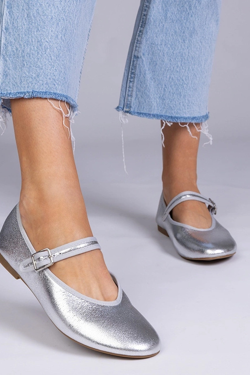 Silberne Ballerinas mit Schnalle,...