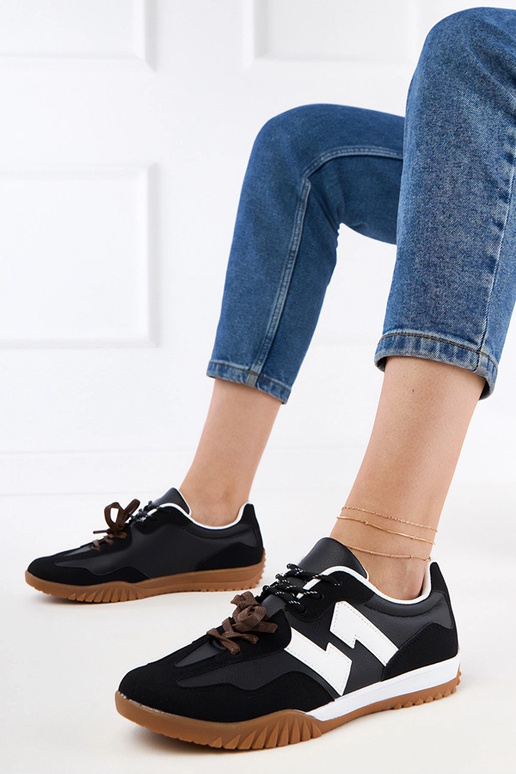 Schwarze Sportschuhe mit bunten...