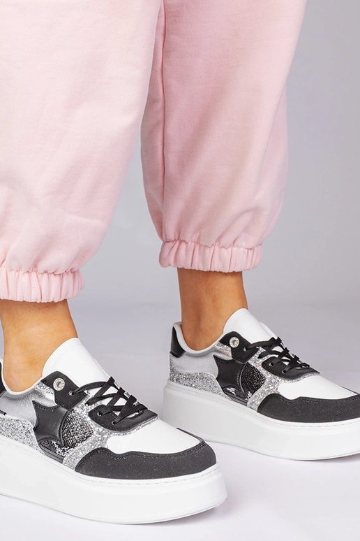 Schwarze Sportschuhe mit Glitzer und...