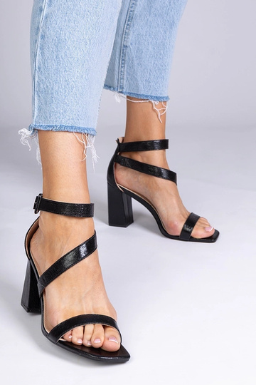 Schwarze Sandalen aus... 2