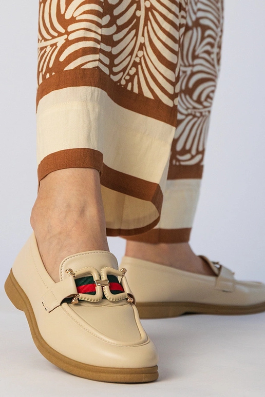 Cremefarbene Mokassins aus Eco-Leder...