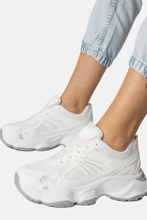 Weiße Sportschuhe mit massiver Sohle,...