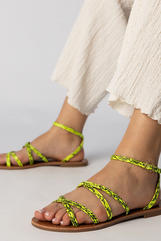 Gelbe Sandalen mit flachem Absatz,...