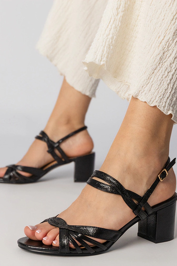Schwarze Damensandalen mit...