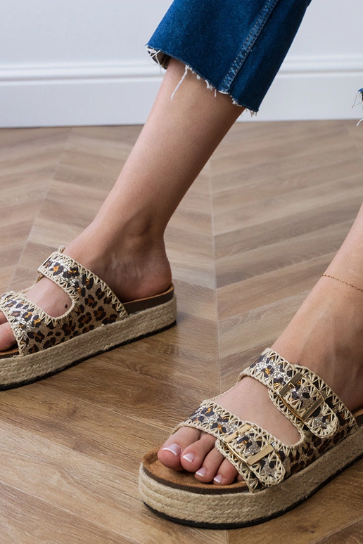 Leopardenmuster glänzende Espadrilles... Leopardenmuster glänzende Espadrilles...