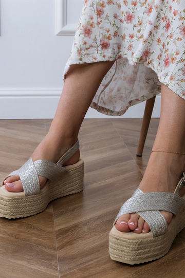 Silberne Espadrilles auf Plattform mit Riemen, „Olisa" 2