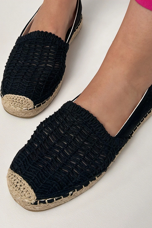 Schwarze durchbrochene Espadrilles...