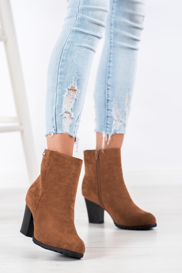 Braune Stiefeletten mit Absatz 2