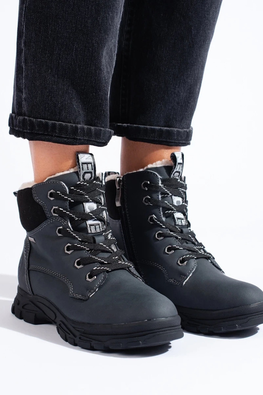 Sportlicher Damenschuh in schwarzer...