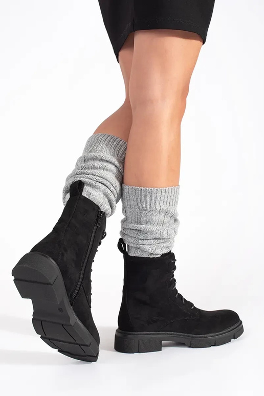 Wildleder-Damenschuhe mit Schnürsenkeln Wildleder-Damenschuhe mit Schnürsenkeln