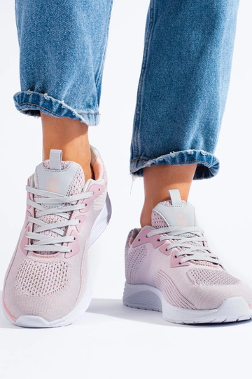 Sportliche Schuhe von... 2