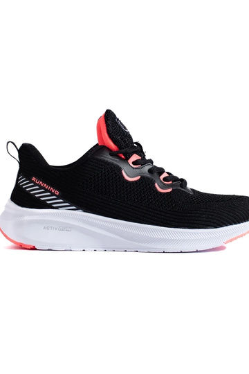 Sportschuhe im DK-Stil
