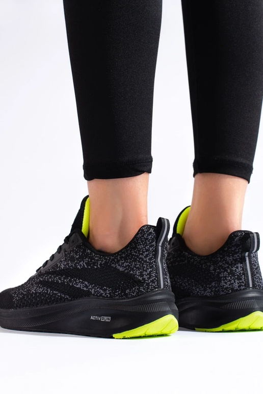 Sportschuhe im Fitness-Stil DK in...