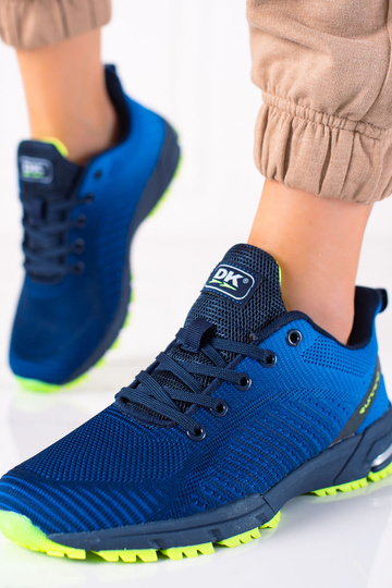 blaue Sportschuhe DK 2