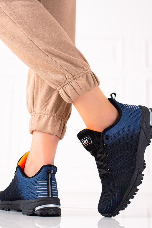 Sportliche Schuhe in schwarzer Farbe Dk