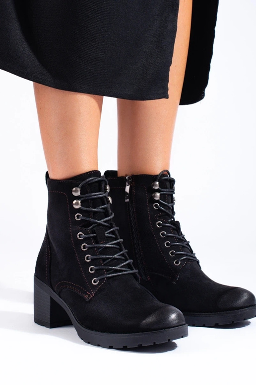 Damen-Schnürschuhe mit hohen Absätzen... Damen-Schnürschuhe mit hohen Absätzen...