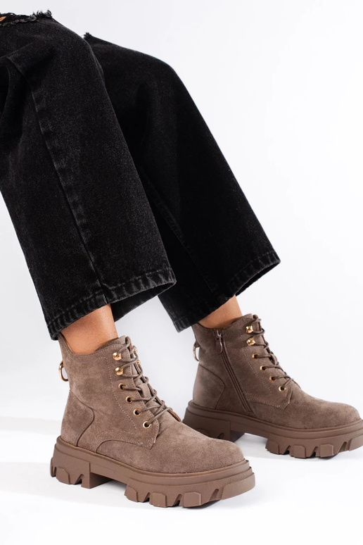 Damenschuhe aus Wildleder mit dicker...