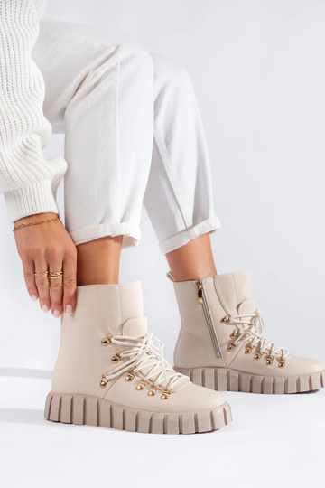 Beige isolierte Damenschuhe... 2