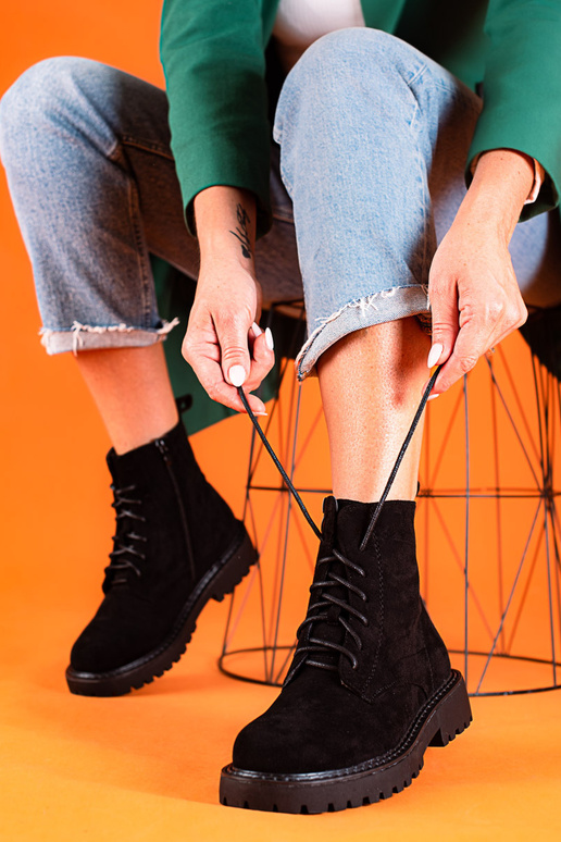 Schwarze Wildleder-Damenschuhe